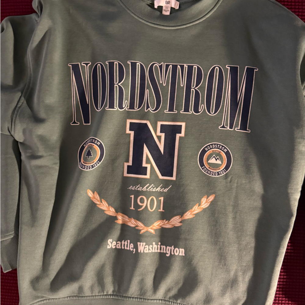 BP Green Sweatshirt with Graphic Design